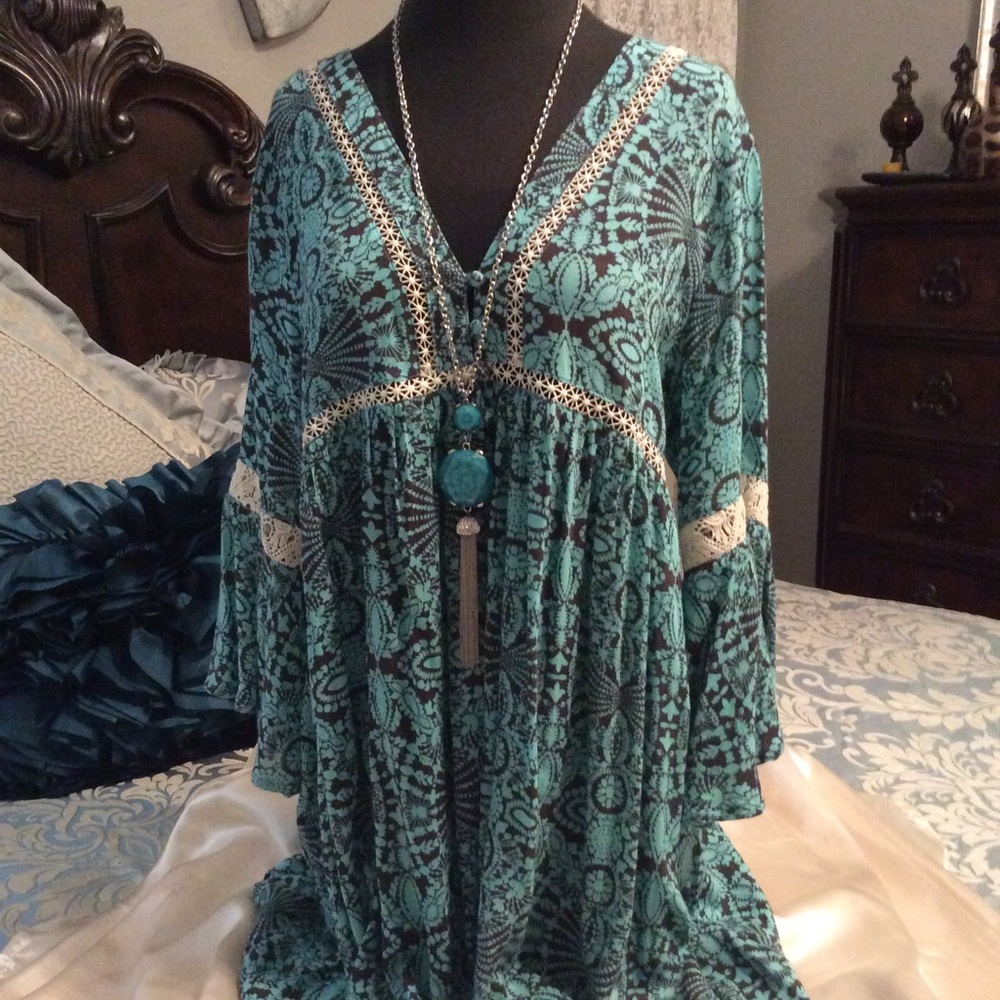 Umgee Bell Sleeve Tunic